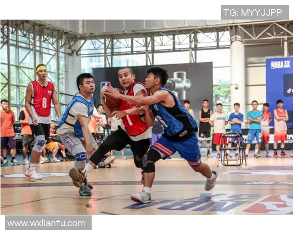 篮球架下的荣耀与挑战 NBA赛场的飞跃与梦想